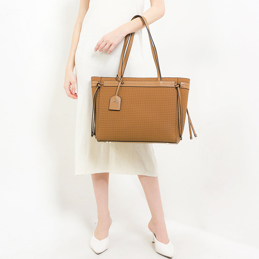 Ryla Tote (L)