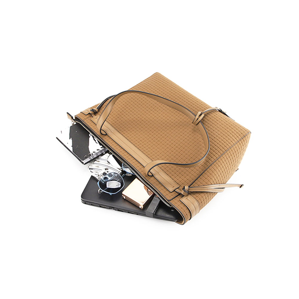 Ryla Tote (L)