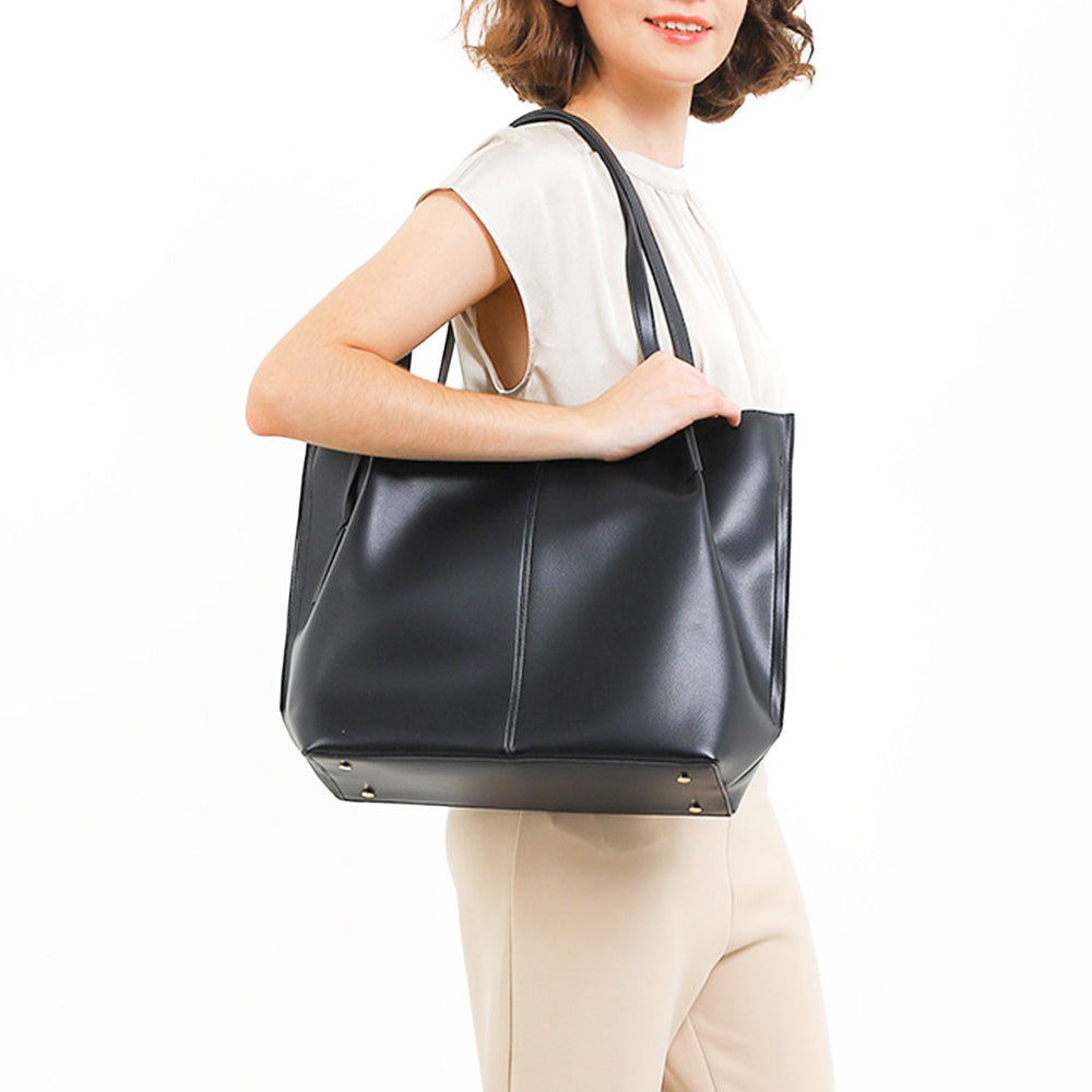 Nalini Tote (L)