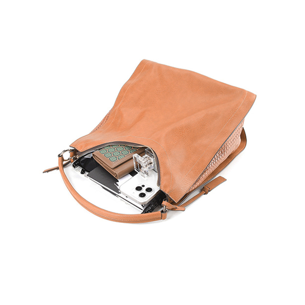 Issaya Hobo (M)