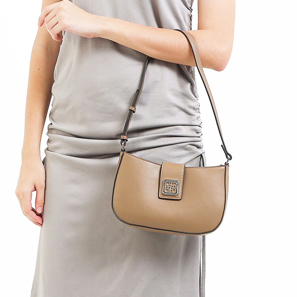 Everly Shoulder
