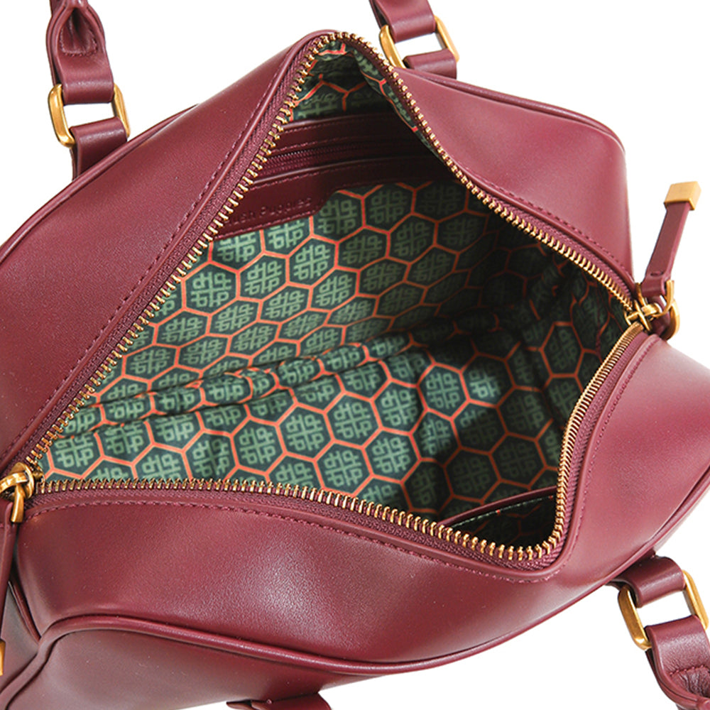 Claire Satchel